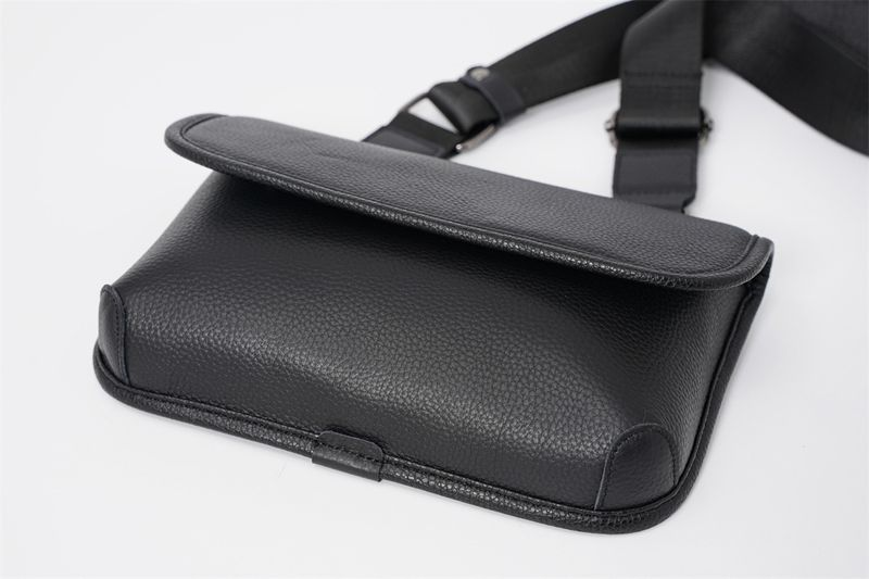 echtem Leder, coole Herrentasche, trendige One-Shoulder-Tigerkopftasche, Umhängetasche aus Rindsleder_voghion.com