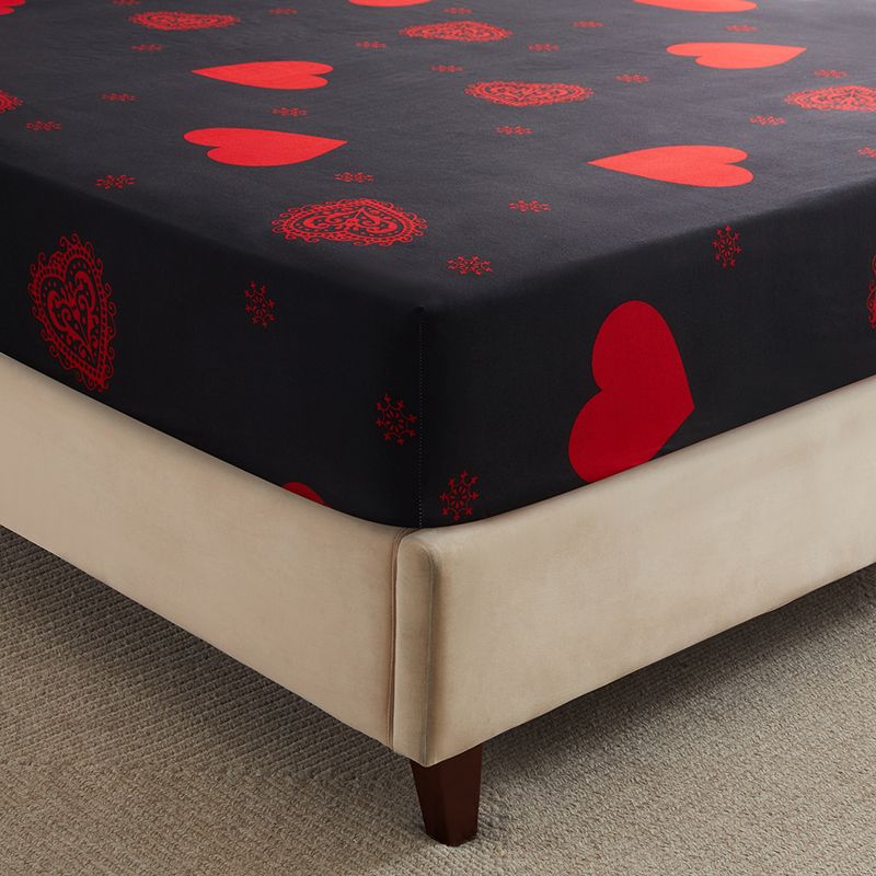 Black Heart Print Fitted Sheet - Romantic Couples 3D Printed Polyester Bed Cover (Queen/King Size Deep Pocket Wrinkle-Resistant Luxury Hotel Style)_voghion.com