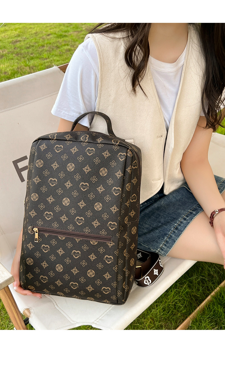 Hot Selling New Printed Backpack in Europe and America Fashionable and Casual Versatile Large Capacity Backpack Unique Printed Bag Schoolbag for Girls_voghion.com