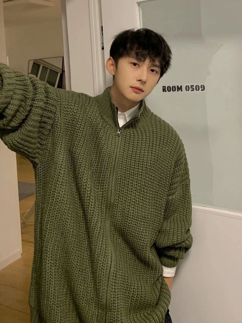 Herrenbekleidung Dunkelgrüner Strickjackepullover Herrenmantel Herbst und Winter Ruan hübsche Kleidung Nische Doppelreißverschluss Stehkragenpullover_voghion.com