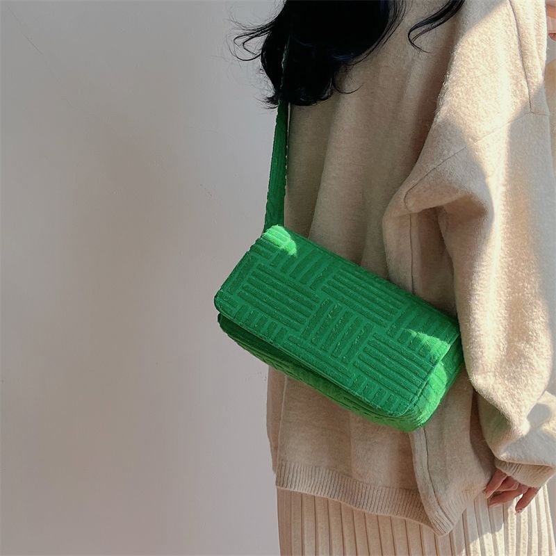 Borsa singola diagonale incrociata in velluto a coste versione coreana Instagram tracolla larga da donna 2024 nuova versatile piccola piazza_voghion.com