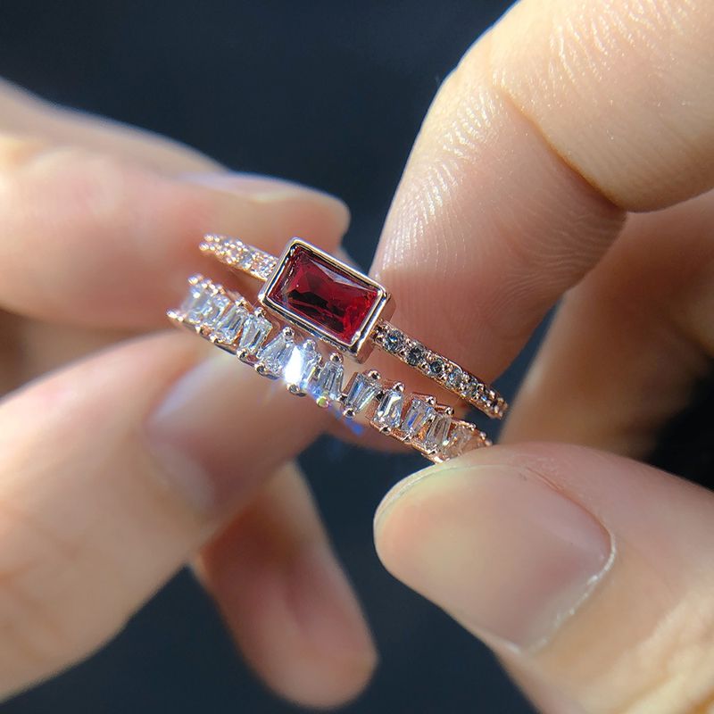 Beliebter geometrischer offener Ring mit farbigem Zirkon für Frauen. Verstellbarer Ring aus Kupfer und vergoldet_voghion.com