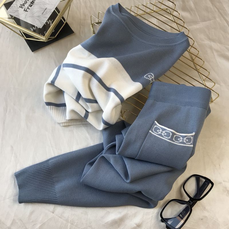 Set van gebreid damestopje met ronde hals, korte mouwen, zoete strik en contrasterende kleur + elastische skinny broek_voghion.com