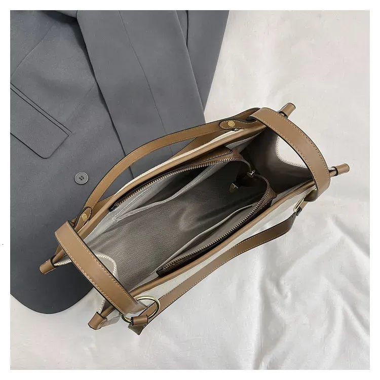 Women's Large Capacity Casual Shoulder Underarm New Canvas Contrast Tote Bag_voghion.com