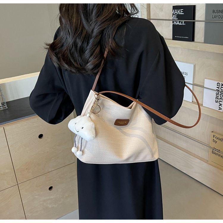 Große Kapazität für Damen 2024 Neue Sommer Vielseitige Einfache Schulter mit Advanced Commuter Tote Bucket Bag_voghion.com