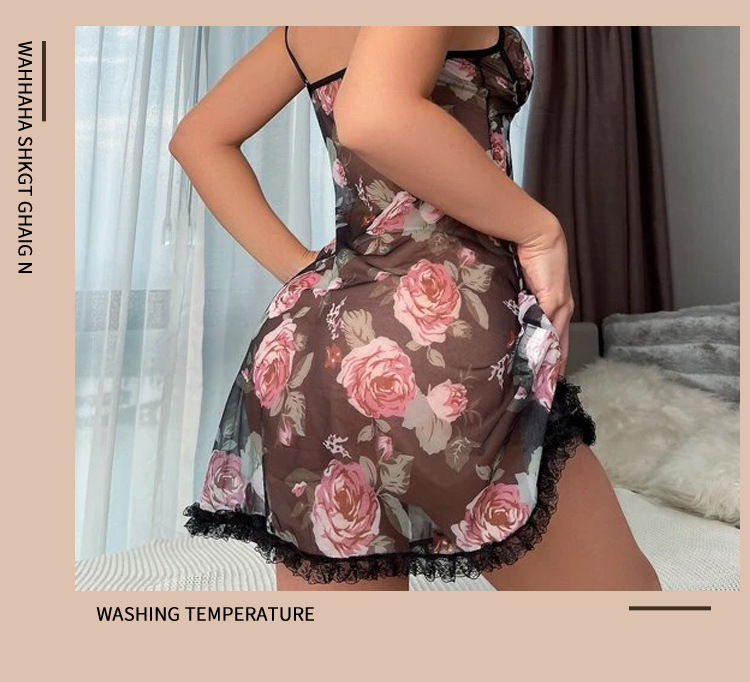pigiama trasparente con lingerie sexy in pizzo floreale con reggicalze_voghion.com