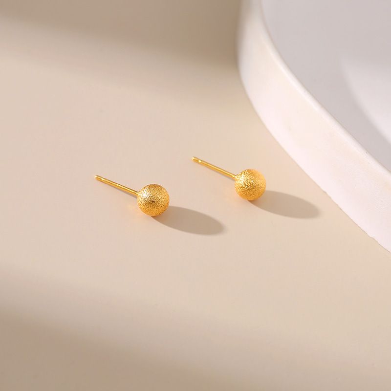 Orecchini Lucky Bead Gold Bean Design spazzolato Piccoli e squisiti orecchini a forma di palla rotonda Semplice cura del foro dell'orecchio Non c'è bisogno di toglierli quando si dorme_voghion.com