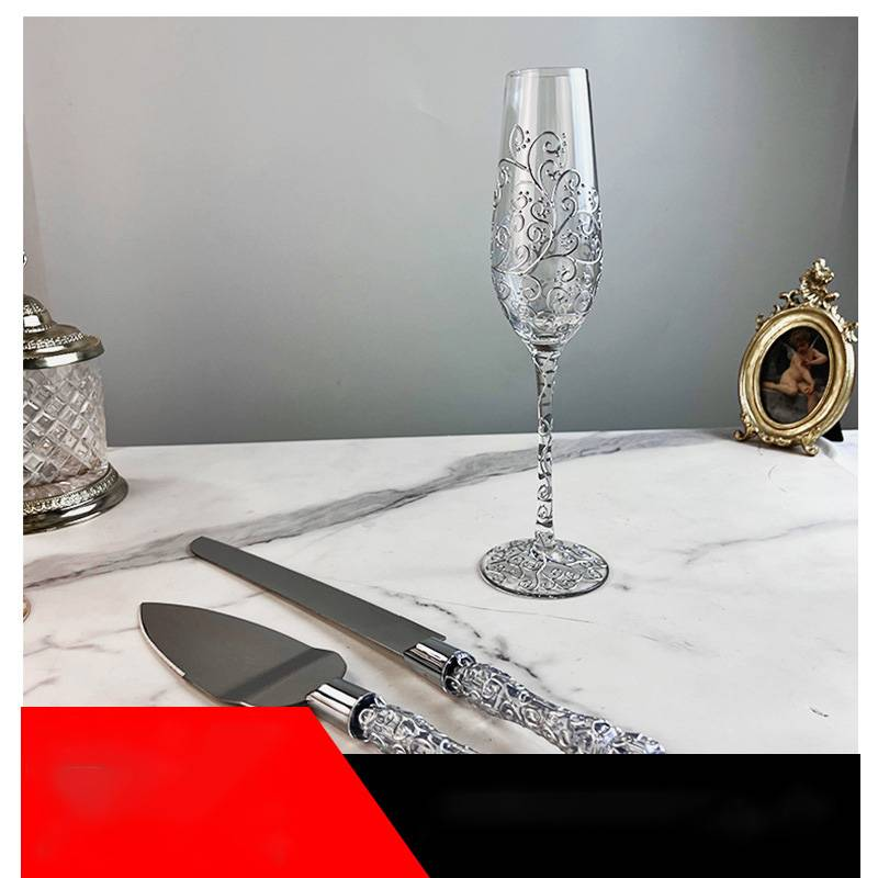 Conjunto de quatro peças de faca e pá para bolo de copo de champanhe de aniversário de casamento feito à mão_voghion.com