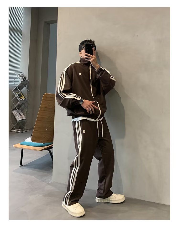 Herren-Set aus Kapuzenpullover und Jogginghose im Hong Kong-Stil mit überschnittenen Schultern – Übergroße Streetwear-Loungewear (Schwarz/Marineblau/Braun, M-3XL)_voghion.com