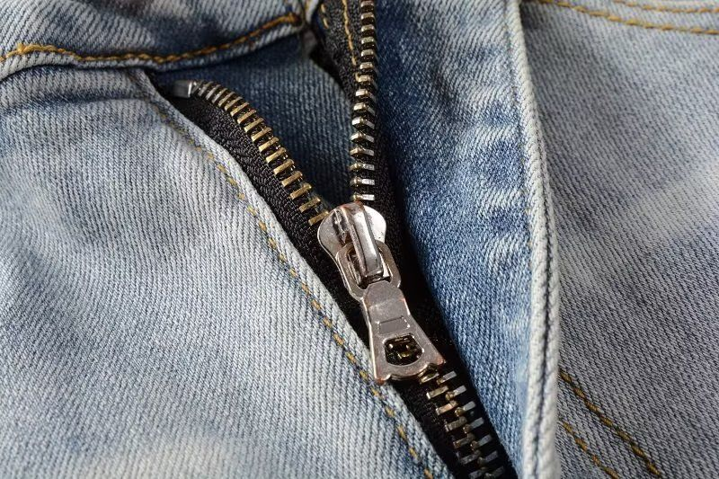 High Street Chiu Brand New Re-wash Knife Cut Holes In The Beggar Sticker Elastic Slim-fit Jeans Man_voghion.com