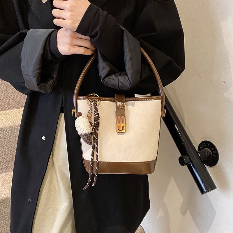 Korean Style Fashion Bucket 2025 New Women's Handbag Matte Texture Shoulder Color-Block Crossbody Bag_voghion.com