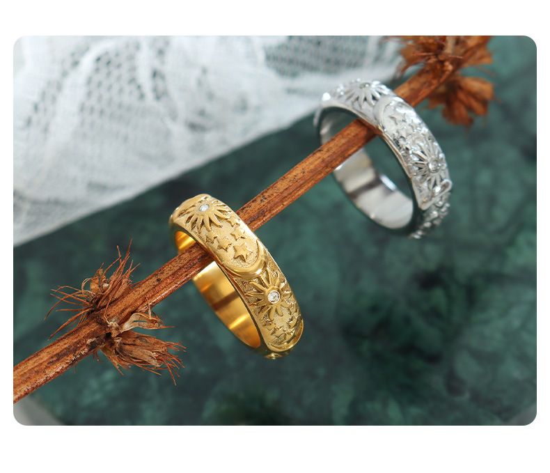 Vintage Design Court Style Ring Inlaid With Zircon Relief Sun Moon Ring Titanium Steel Plated Men's And Women's Rings_voghion.com