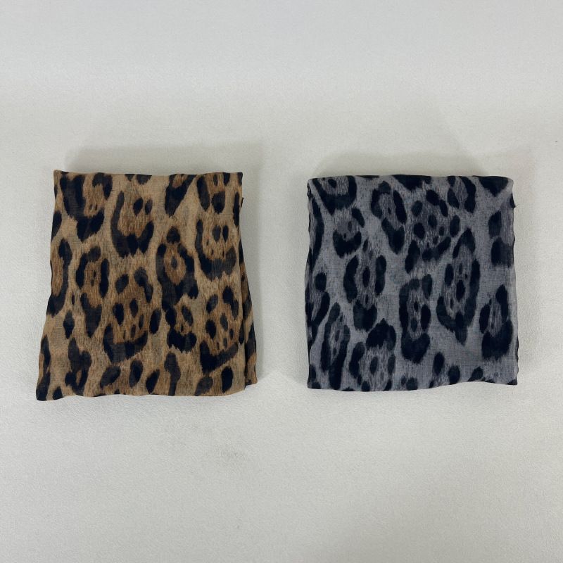 Sciarpa alla moda con stampa leopardata, stile Millennial Hot Girl, scaldacollo comodo e traspirante per le donne_voghion.com