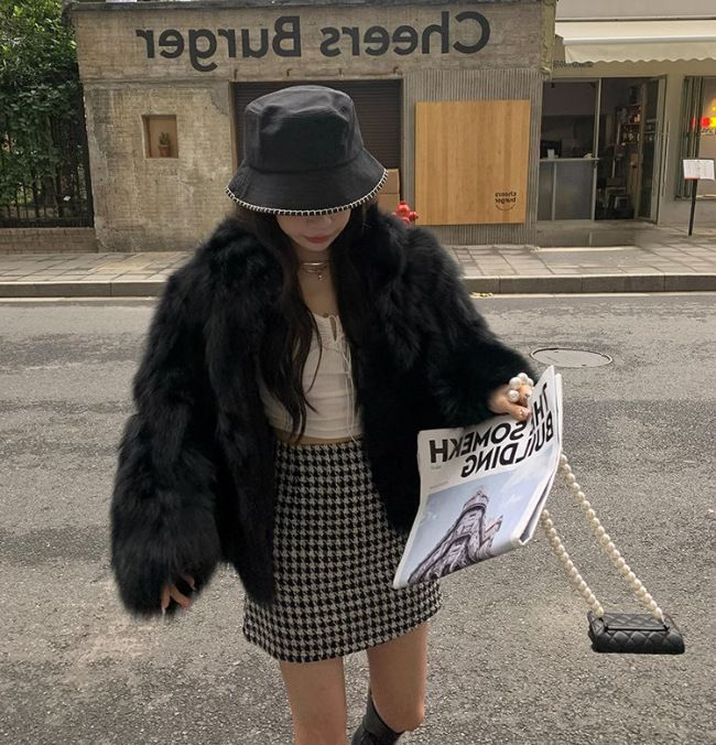 Women's Faux Fox Fur Coat Short Jacket - Elegant Slim-Fit Winter Outerwear With Stand Collar (Cream, Black, Beige)_voghion.com