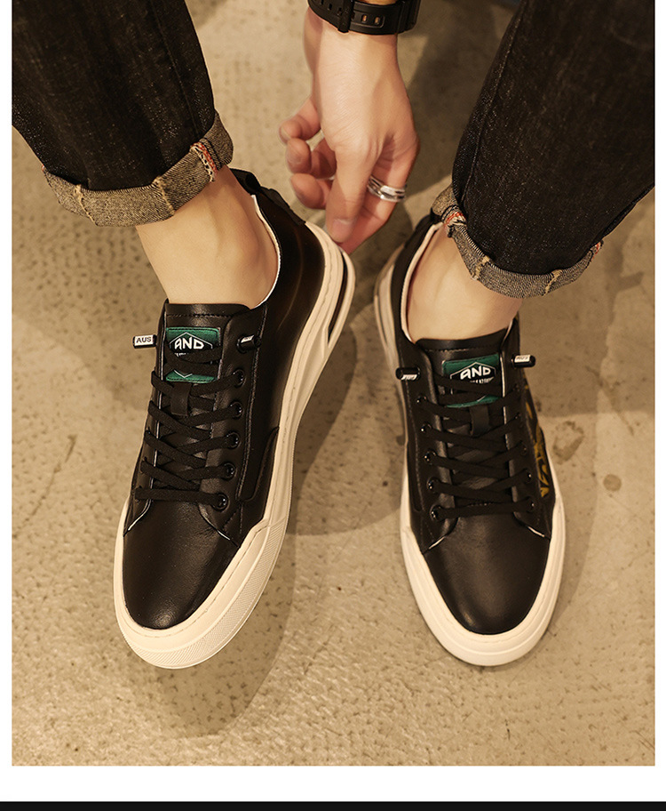 Chaussures pour hommes européens 2023 été nouvelle mode décontracté polyvalent chaussures blanches lumière luxe Medusa chaussures à enfiler_voghion.com