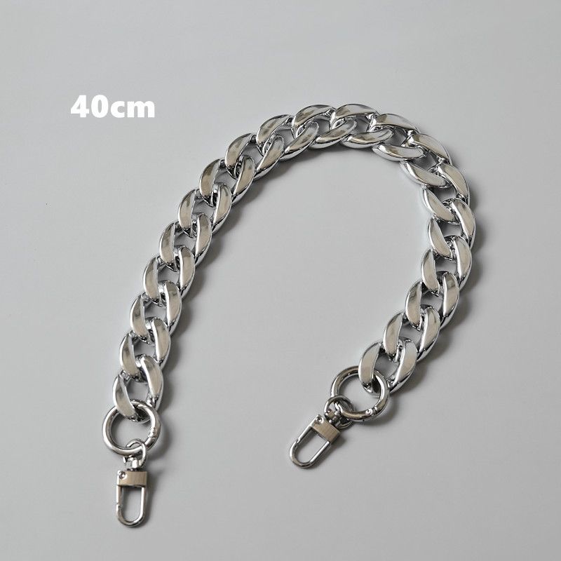 Borsa a tracolla a catena con tracolla a mano versatile in acrilico galvanizzato argento di moda per celebrità su Internet_voghion.com