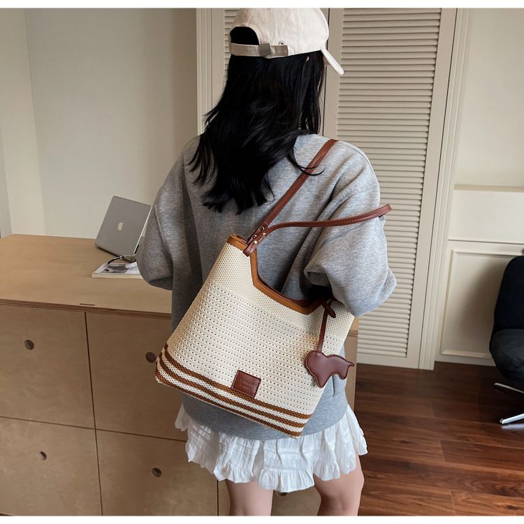 Lässige, gewebte Einzelschultertasche mit großer Kapazität 2025 Neue Tragetasche aus hohlem Netzgewebe für den Urlaub und den Strand für Frauen_voghion.com