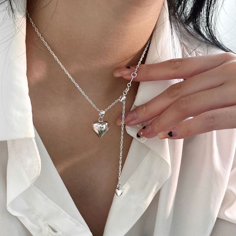 Colar Love de Prata de Lei Feminino com Alto Sentido de Simplicidade 2025_voghion.com
