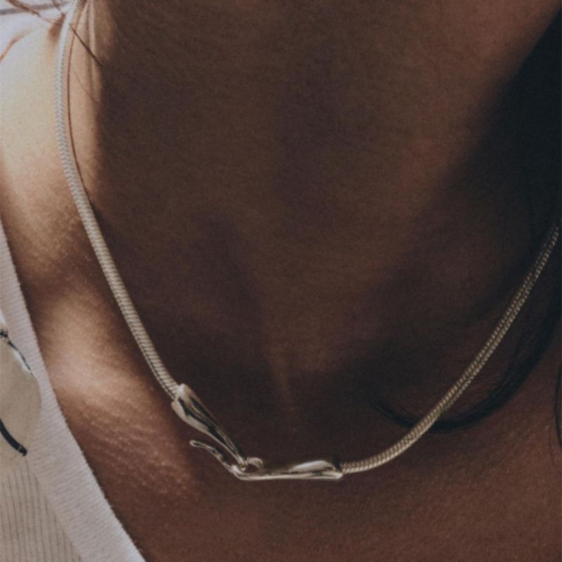 Minimalist Snake Bone Chain Necklace, 18K Gold Plated Copper Layering Pendant, Dainty Geometric Design, Versatile Elegant Jewelry For Women_voghion.com