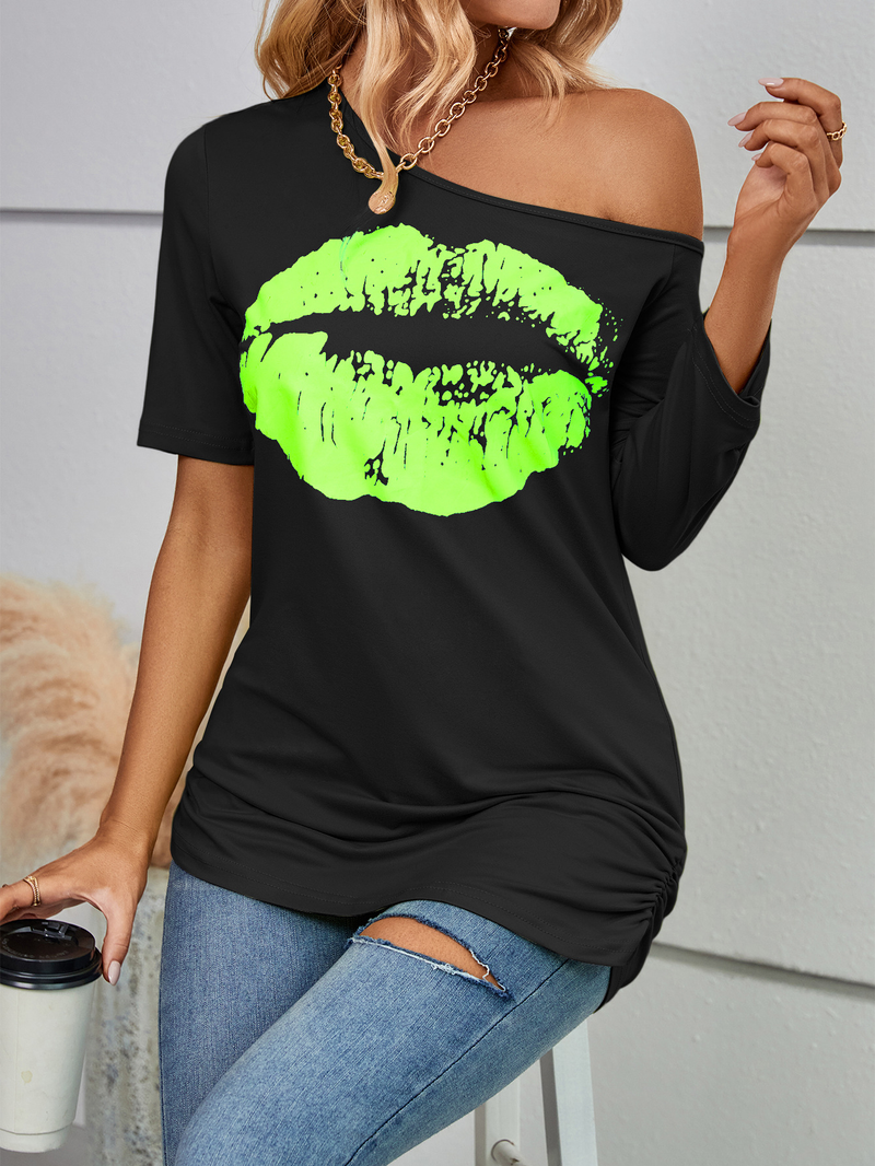 Damen Love bedrucktes Kurzarm-T-Shirt, schulterfreies, unregelmäßiges Ärmel, langes, modisches, schmales Oberteil_voghion.com