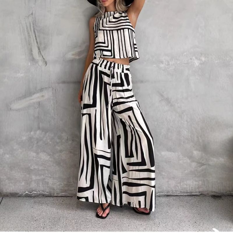 Set da donna casual alla moda, top senza maniche e pantaloni lunghi, estate 2025_voghion.com