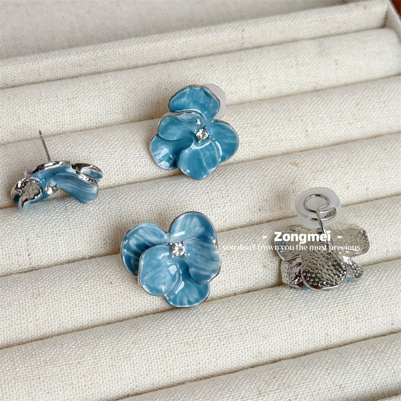 Mosquito Coil Ear Clips Without Piercing Blue Flower Niche Design Sense High-end Petal Earrings Light Luxury_voghion.com