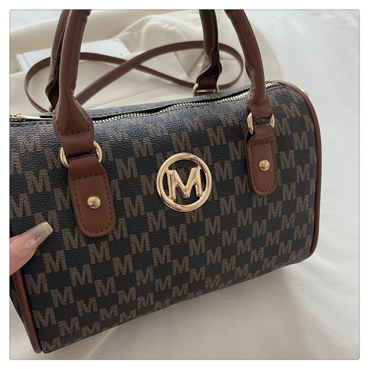 Stylish Shoulder Bag For Everyday Use Soft PU Bucket Bag With Zipper Closure Crossbody Handbag In Neutral Tones Functional For Work Or Leisure_voghion.com