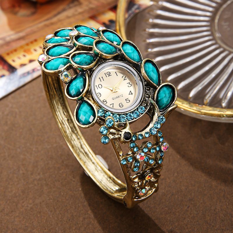 Diamond Peacock Open Screen Quartz Watch Hollow Temperament Alloy Bracelet Watch Daily Birthday Anniversary Valentine's Day Gift_voghion.com