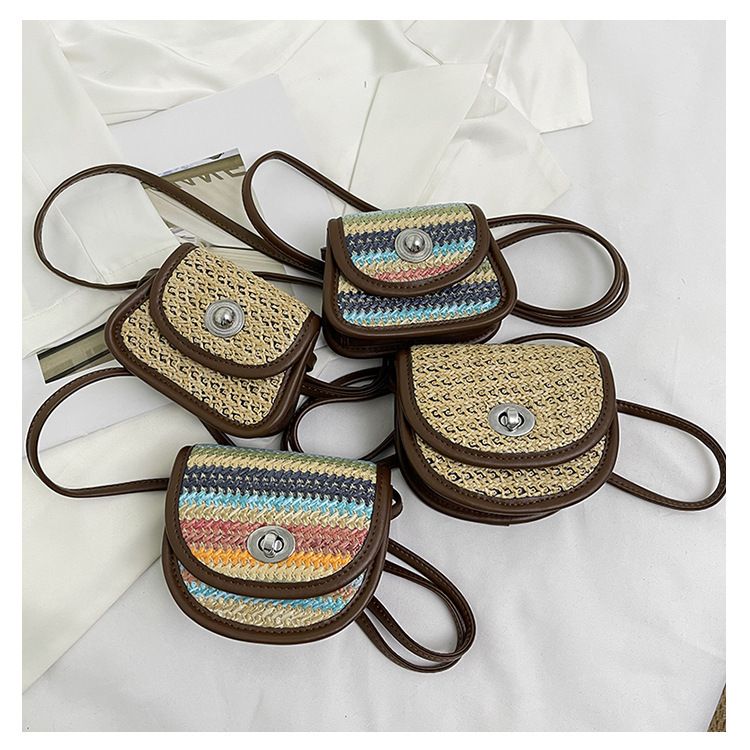 Kinder-Umhängetaschen, beliebte All-Match-Mini-Muscheltasche, Kontrastfarbe, geflochtenes Stroh, Eltern-Kind-Mädchen-Umhängetasche, Lippenstifttasche, weiblich_voghion.com