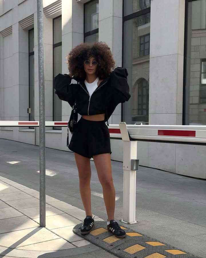 Casual Women's Solid Color Long Sleeve Hooded Drawstring Sweatshirt Jacket Shorts Two-Piece Set_voghion.com