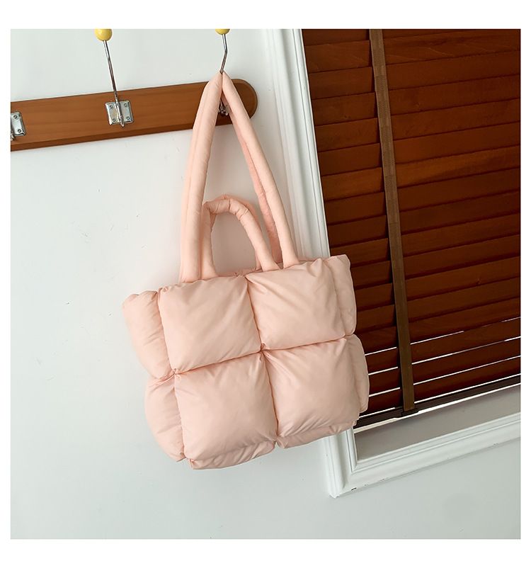 Damentaschen Neue Daunentasche, Baumwollkleidung, Damentasche, einfache mit Baumwolle gefüllte Weltraumtasche, Einkaufstasche, weiche karierte tragbare Umhängetasche_voghion.com
