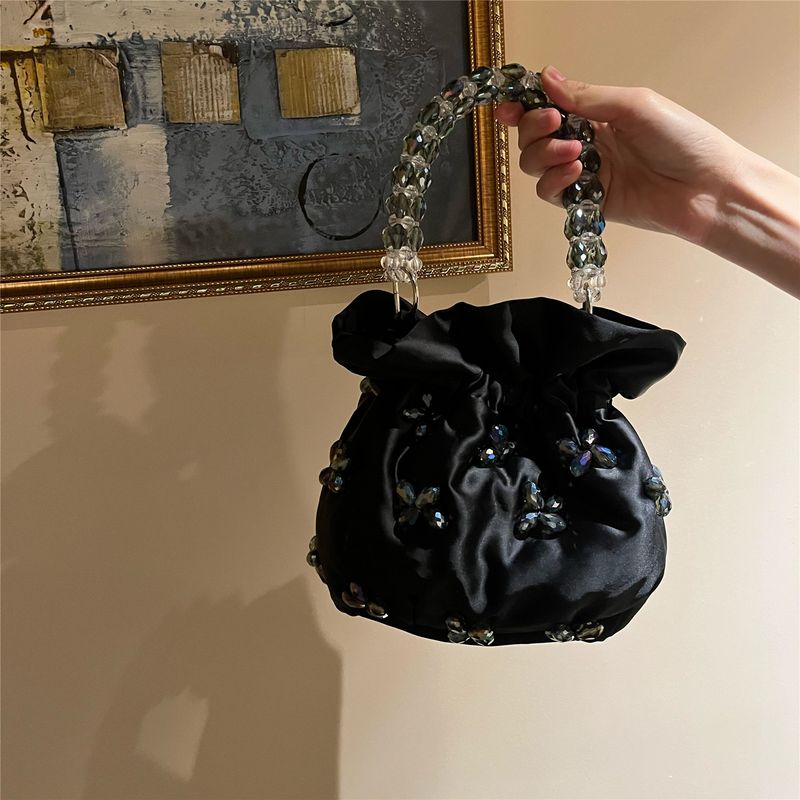 Sac seau en satin fait main avec perles, style seau, design néerlandais, printemps et été 2025, pour femmes, à la mode, décontracté et polyvalent_voghion.com