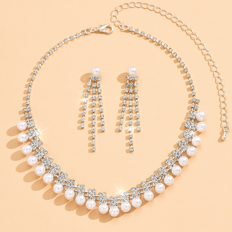 Nuovo set di orecchini con collana di strass di perle finte da donna, lusso leggero, di nicchia e versatile_voghion.com