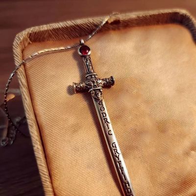 Sword Pendant Necklace Fashion Gift Sweater Chain Necklace_voghion.com