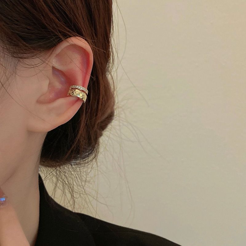 Manchette double couche sertie de diamants pour femme sans piercing, design minimaliste, clip d'oreille de niche, boucles d'oreilles creuses d'été_voghion.com