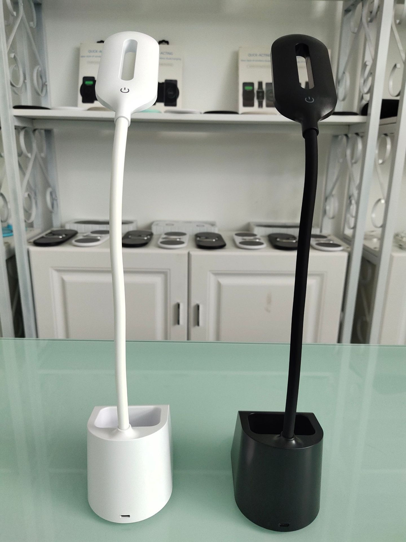 Pen holder stand table lamp wireless charger 15W fast charge learning special eye protection lamp gift logo_voghion.com