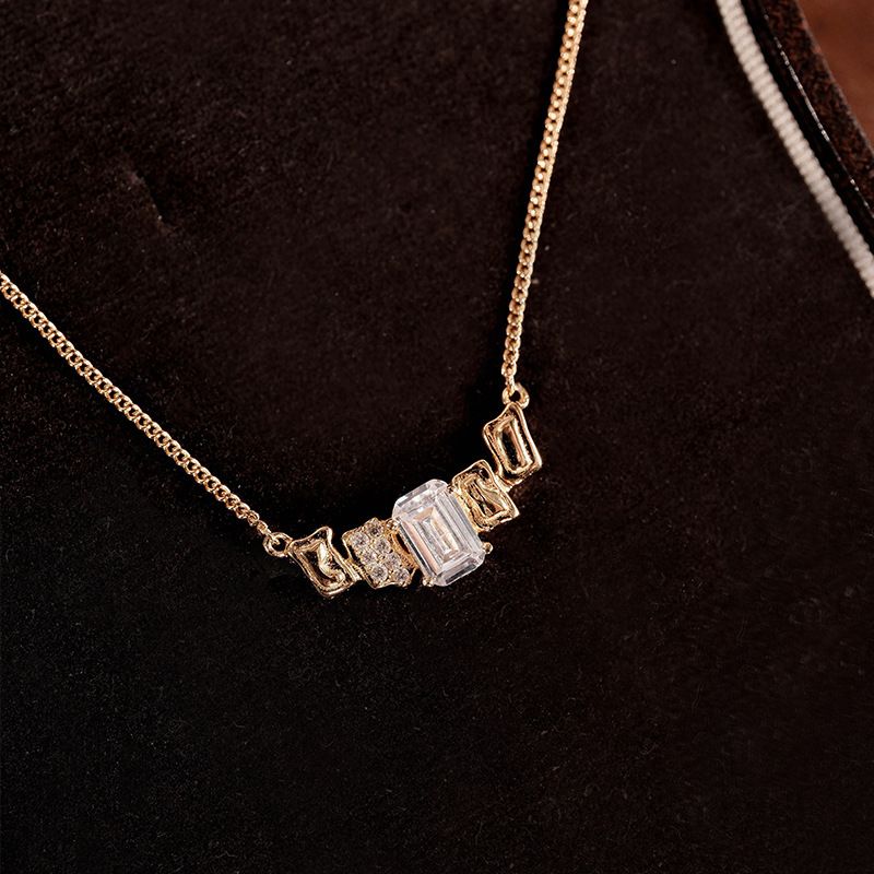 Minimalistische, exquisite, trendige Halskette im Ins-Stil mit unregelmäßiger geometrischer Form für Damen, vielseitiges Schlüsselbein für den Pendelverkehr im Herbst und Winter_voghion.com