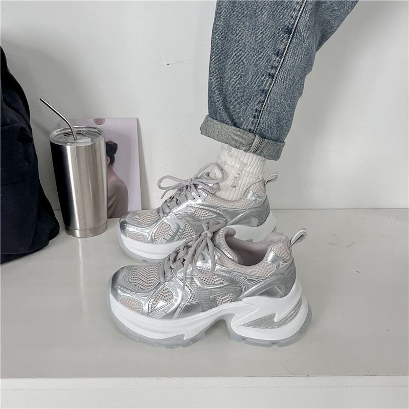 Sapatos femininos de sola grossa prateados para mulheres, primavera e verão, novos sapatos respiráveis que aumentam a altura, tendência de caminhada casual_voghion.com