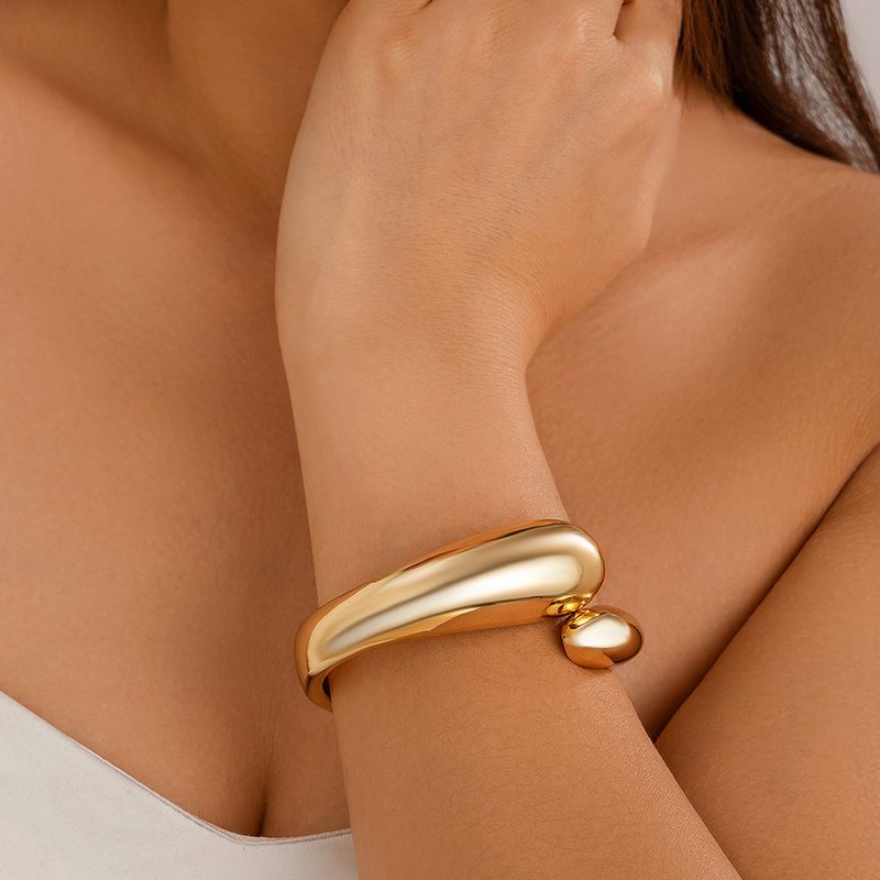Temperament Baroque Big Pearl Ins Stacked Bracelet, Exaggerated Irregular Winding Bracelet_voghion.com