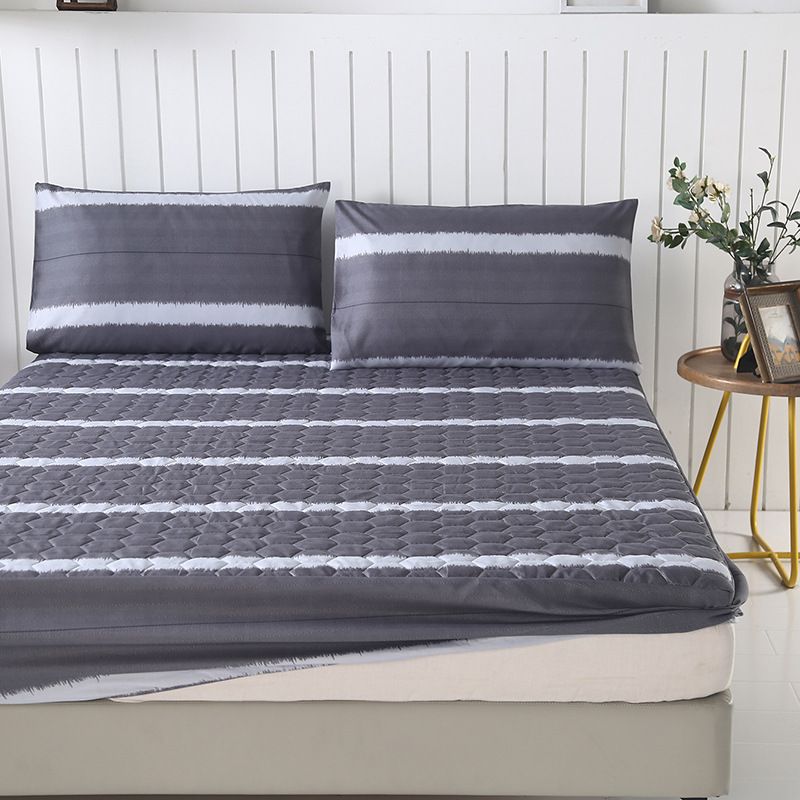 Printed Quilted Fitted Sheet Set 3-Piece Cotton Filled Includes Mattress Protector Pillowcase Wrinkle Resistant Easy Care Stylish Floral Design_voghion.com