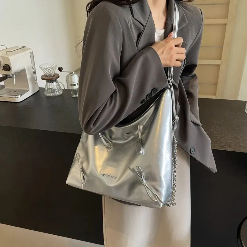 LEFTSIDE Borsa a tracolla con catena da donna, piccola, in pelle PU, tendenza Y2K, con fiocco, 240902_voghion.com