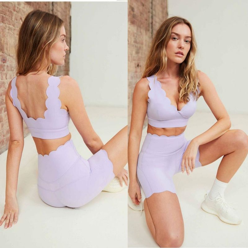 Shell Petal Edge Yoga Wear mit Brustpolster, V-Ausschnitt, Sportweste, Shorts, Lauftrainings-Set für Damen_voghion.com