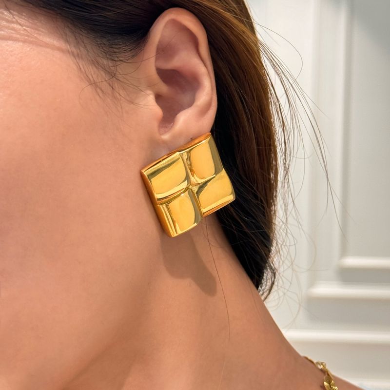 Real Gold Electroplated Titanium Steel Polished Square Plaid Bread OOTD Earrings_voghion.com