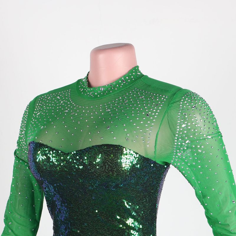 Abito da donna con paillettes e diamanti caldi, aderente e aderente, in maglia con piume e fianchi_voghion.com