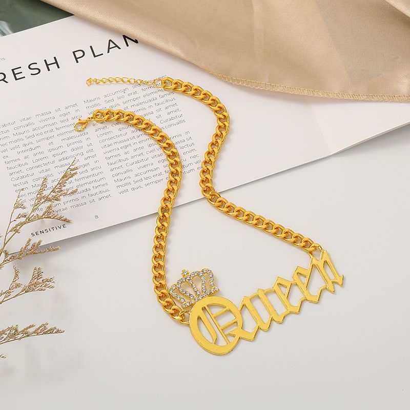 Overdreven persoonlijkheidsmode met diamanten kroonletterhanger korte ketting_voghion.com