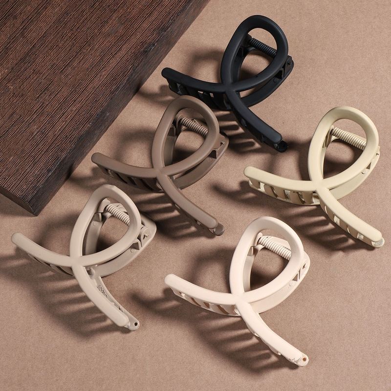 Klassisches Basic Haarspangen-Set – Große matte Haifisch-Clips für stylische Hochsteckfrisuren – Elegante minimalistische Farbkollektion_voghion.com