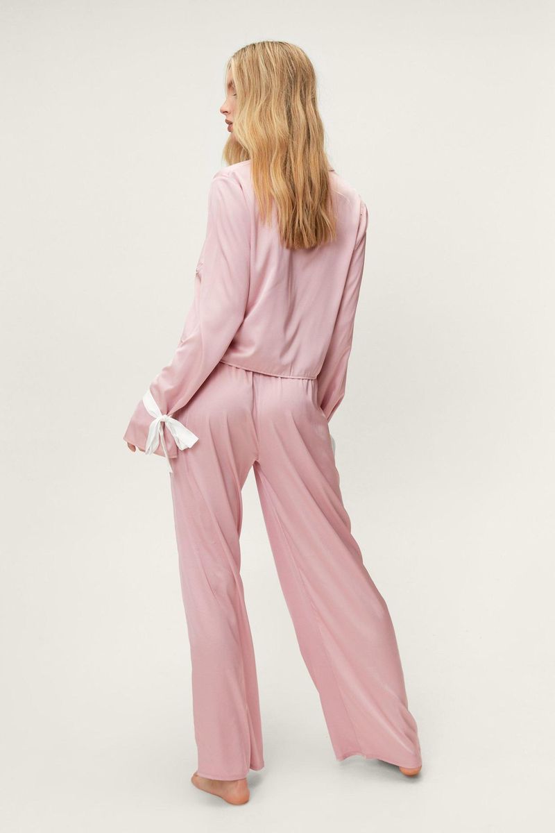 Damenbekleidung – Pyjama-Set aus Satin mit Reverskragen, langen Ärmeln und weitem Bein – Loungewear und Nachtwäsche für Zuhause und unterwegs_voghion.com