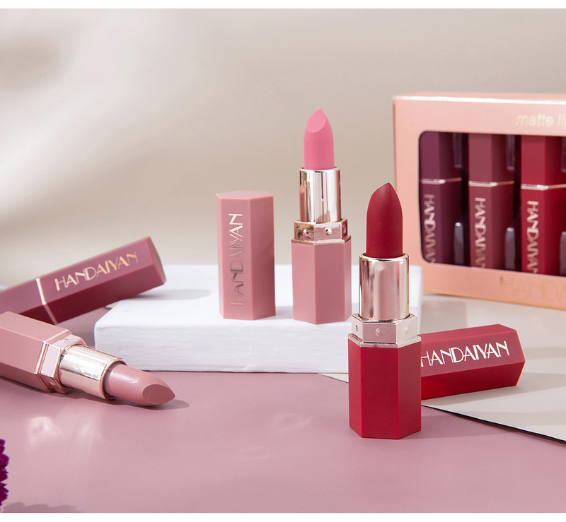 Il nuovo e bellissimo set di 6 rossetti Matte Mist Mouth Red Lip Paste del 2024 è un must per le ragazze_voghion.com