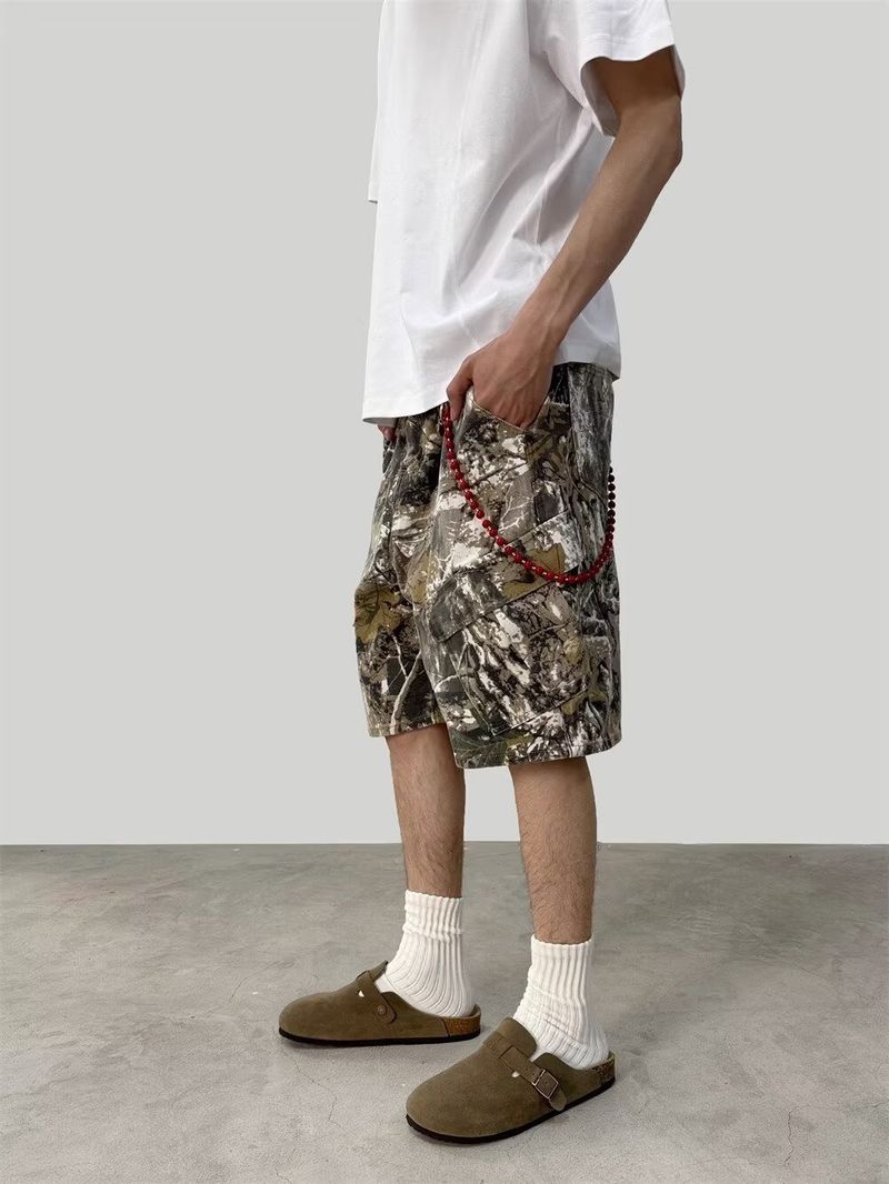 Ropa para hombre, estilo retro, estilo harajuku, con estampado de camuflaje, holgado, informal, para el trabajo y pantalones cortos._voghion.com