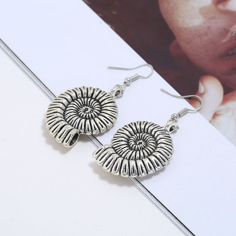 Earrings fashion hot-selling new products Creative retro simple three-dimensional texture conch ear hook earrings_voghion.com